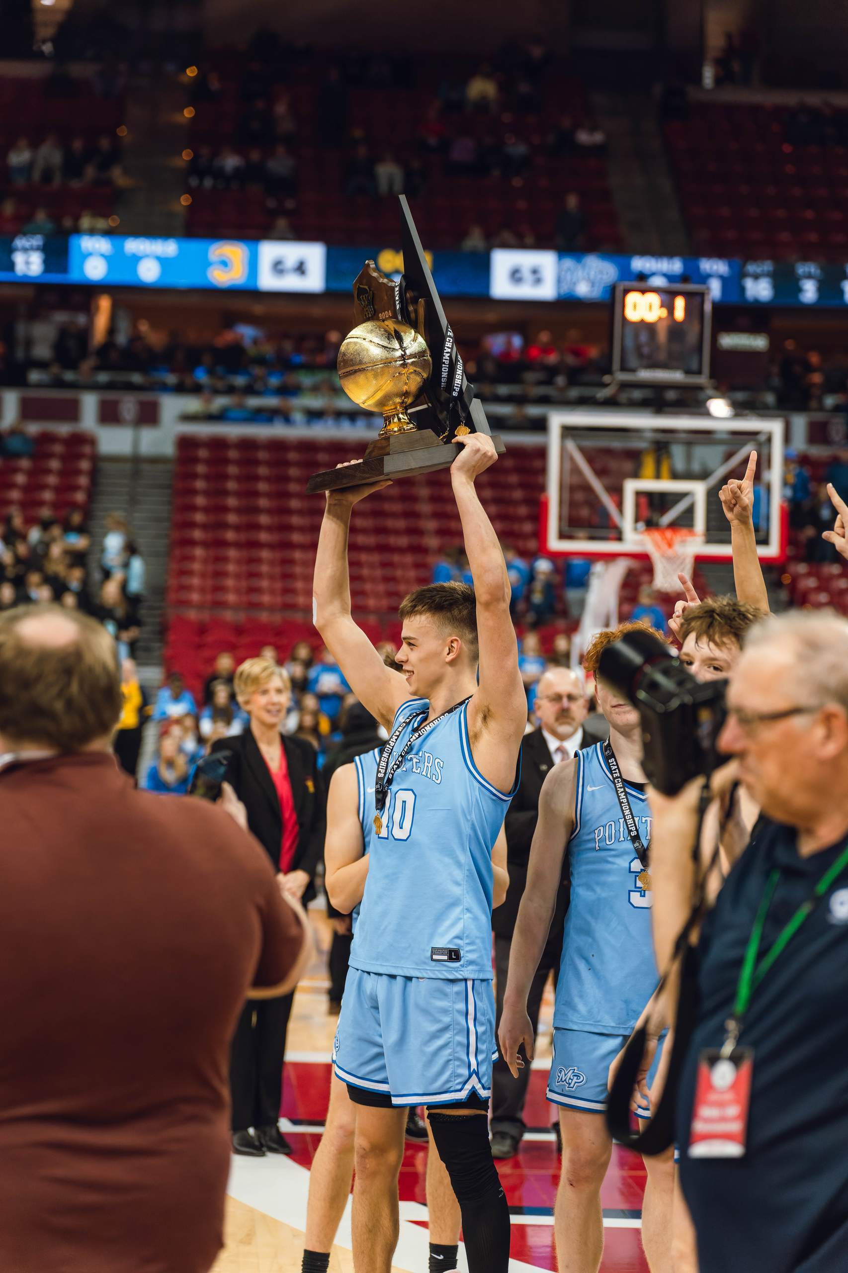 WIAA Boys Division 4 Championship Game between Mineral Point and Kenosha St. Joseph Catholic, photography by Ross Harried for Second Crop Sports