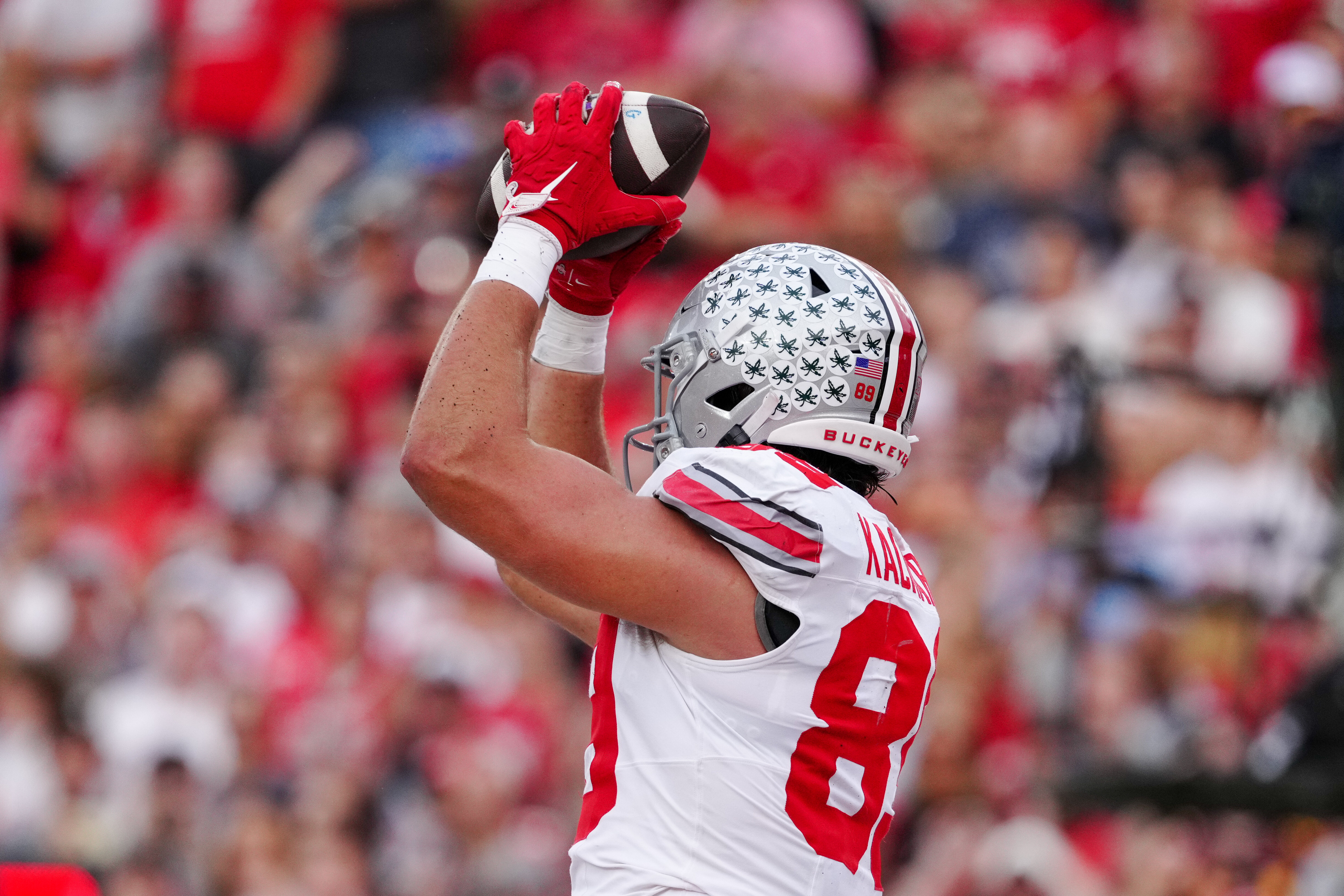 Oct 18, 2025; Madison, Wisconsin, USA; Ohio State Buckeyes tight end Will Kacmarek (89) catches a touchdown pass in the second half against the Wisconsin Badgers at Camp Randall Stadium on October 18, 2025 in Madison, Wisconsin. Photography by Ross Harried for Second Crop Sports.